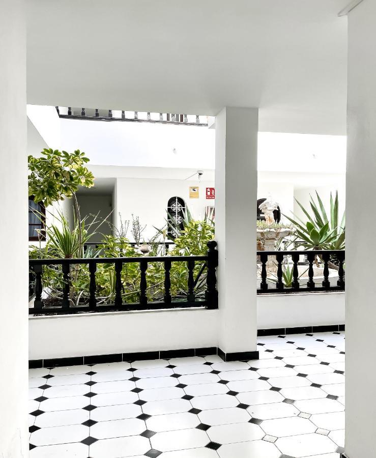 Central House Corralejo Bagian luar foto